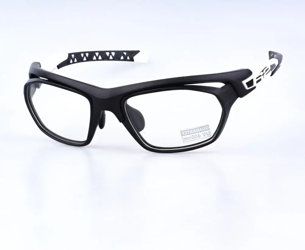 Vist, černo - bílá, zabrousit lze pouze klasicky prohnutá dioptrická skla, báze 2,0 - 6,0