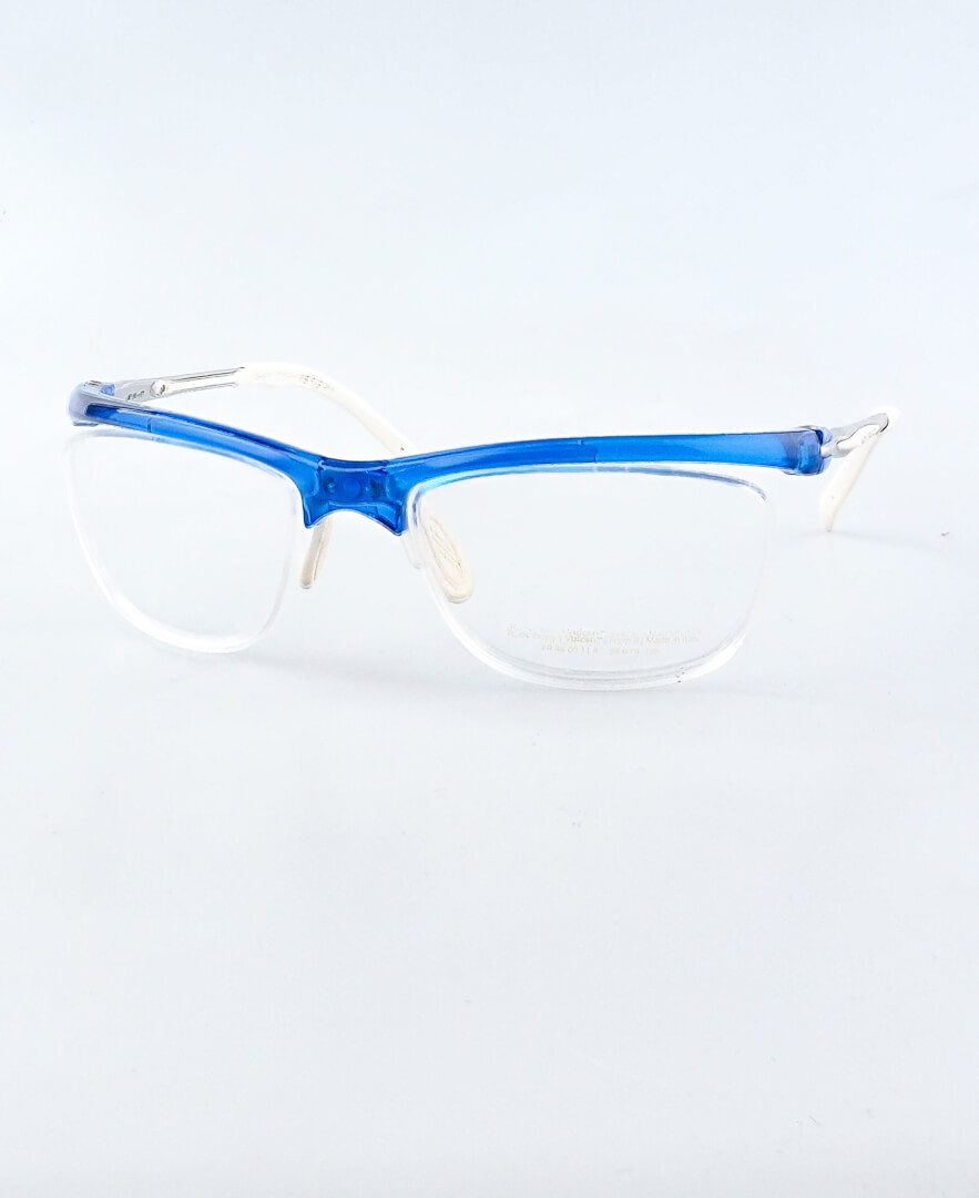 MAYA modrá, zabrousit lze pouze klasicky prohnutá dioptrická skla, báze 2,0 - 6,0