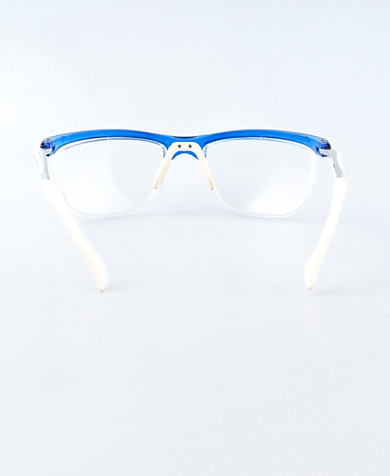 MAYA modrá, zabrousit lze pouze klasicky prohnutá dioptrická skla, báze 2,0 - 6,0