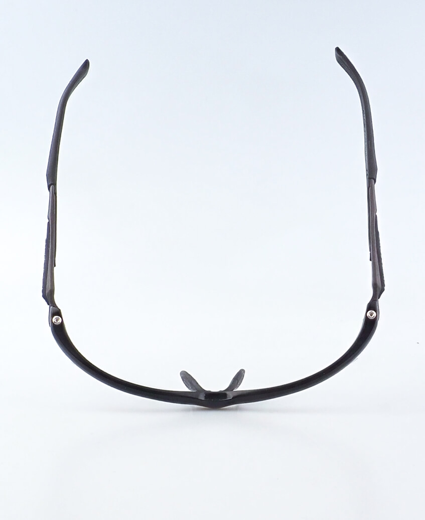 MAYA černá, zabrousit lze pouze klasicky prohnutá dioptrická skla, báze 2,0 - 6,0