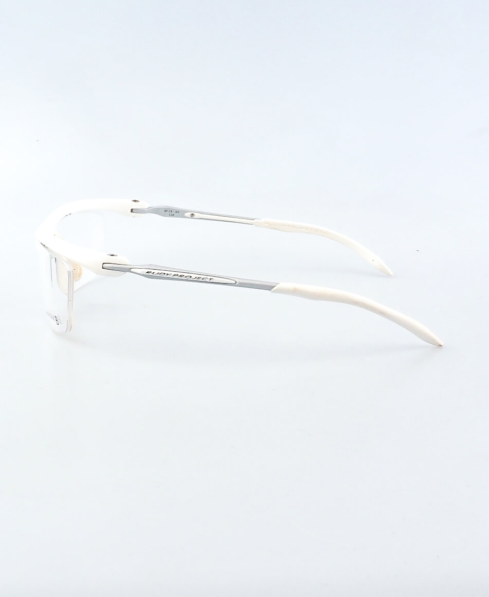 MAYA bílá, zabrousit lze pouze klasicky prohnutá dioptrická skla, báze 2,0 - 6,0