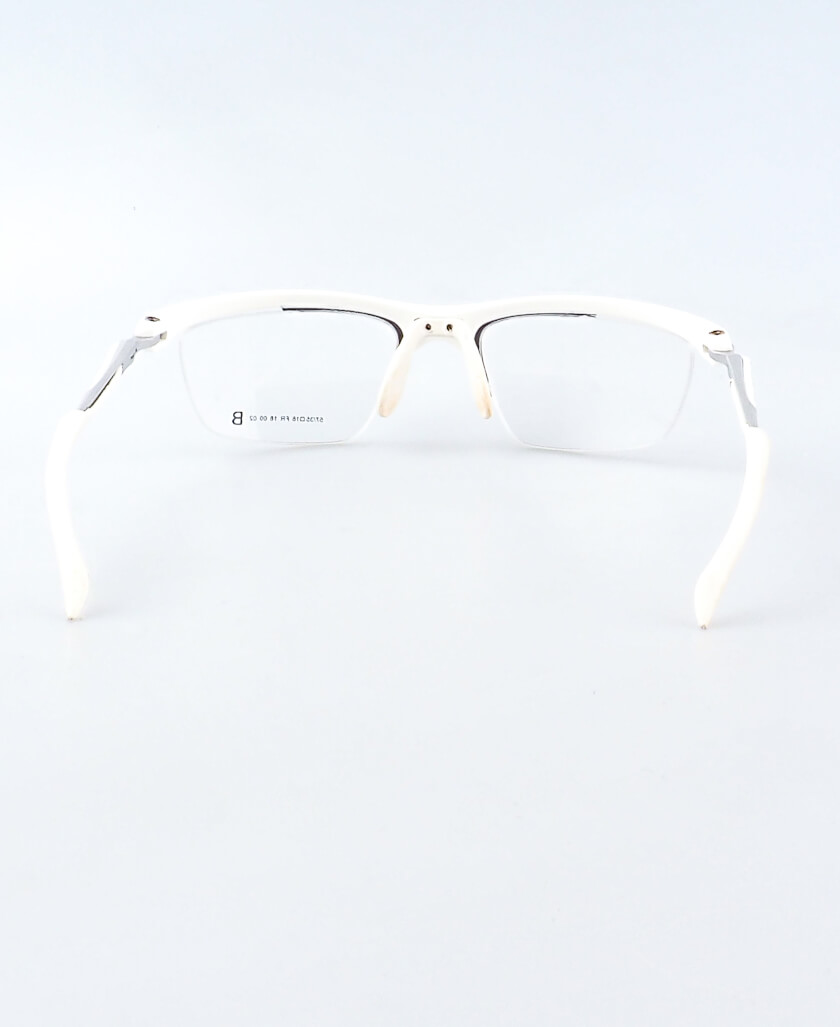 MAYA bílá, zabrousit lze pouze klasicky prohnutá dioptrická skla, báze 2,0 - 6,0