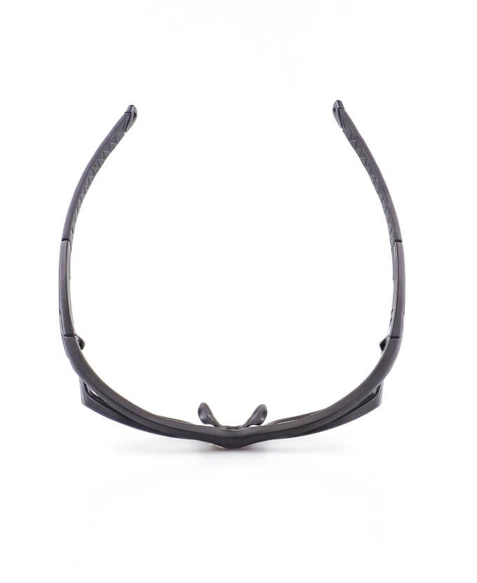 Vist černo - černá, zabrousit lze pouze klasicky prohnutá dioptrická skla, báze 2,0 - 6,0